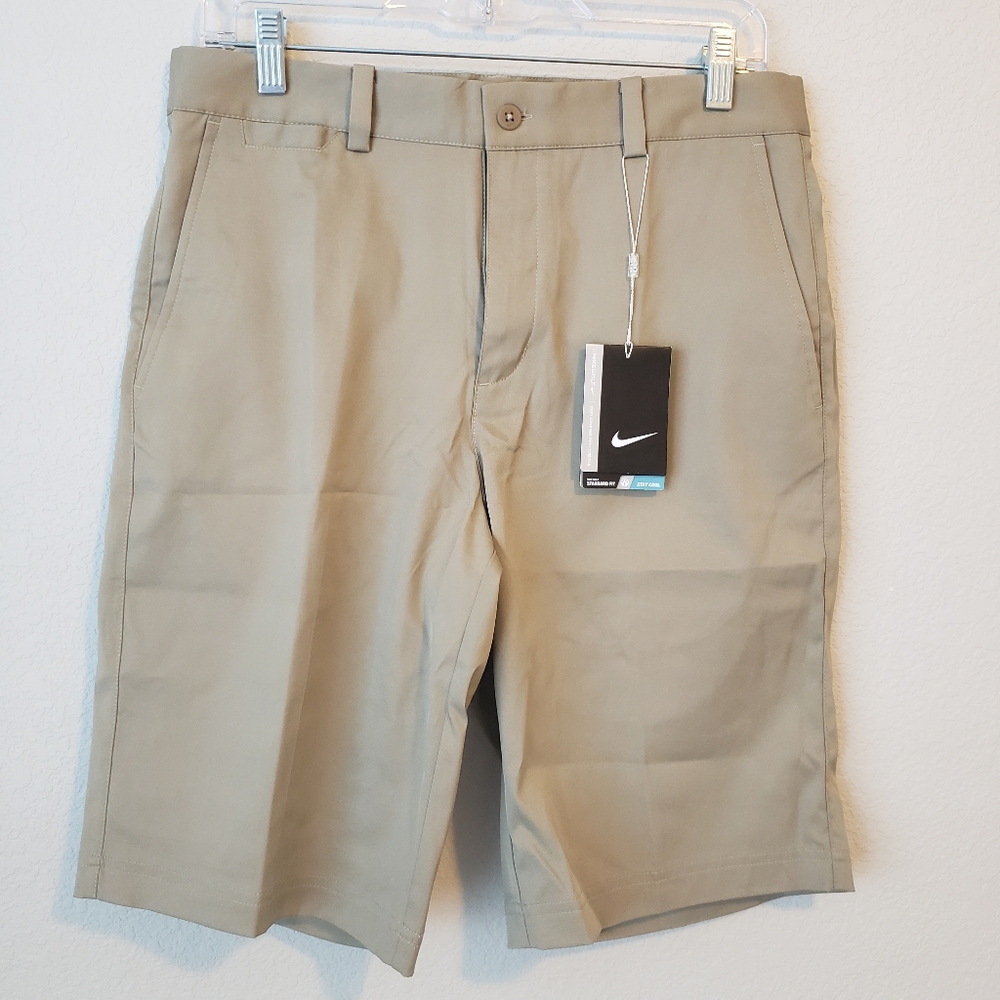 NWT Nike Men's Golf Shorts. Size 30. Khaki